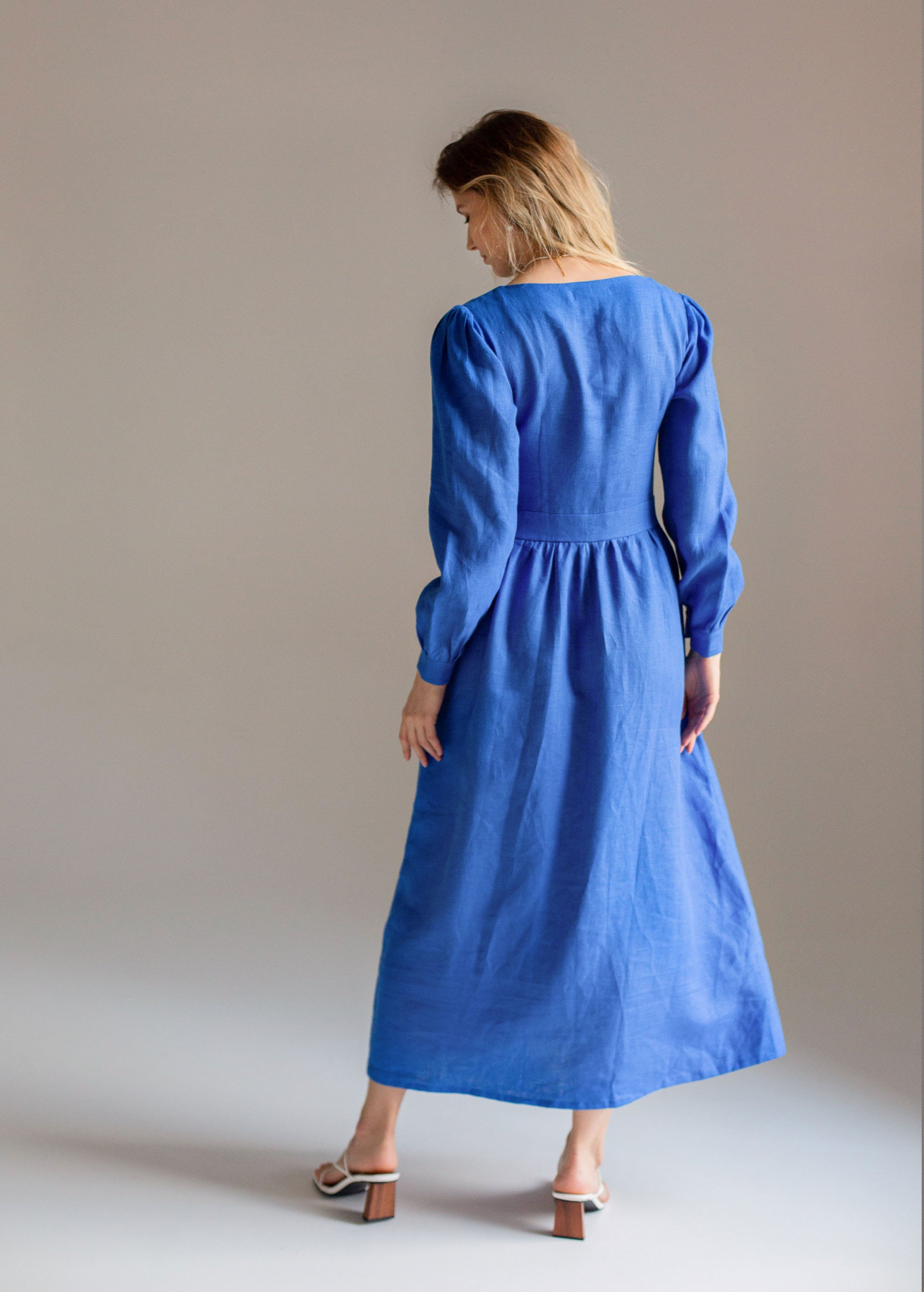 "Charlotte" Robe bleue en lin